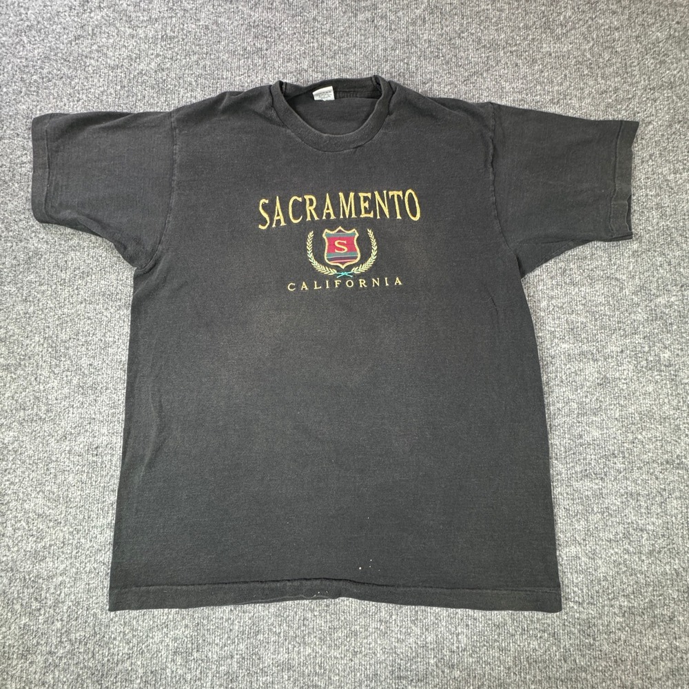 Sacramento California Embroidered T ShirtMens XL Black Fruit of the Loom